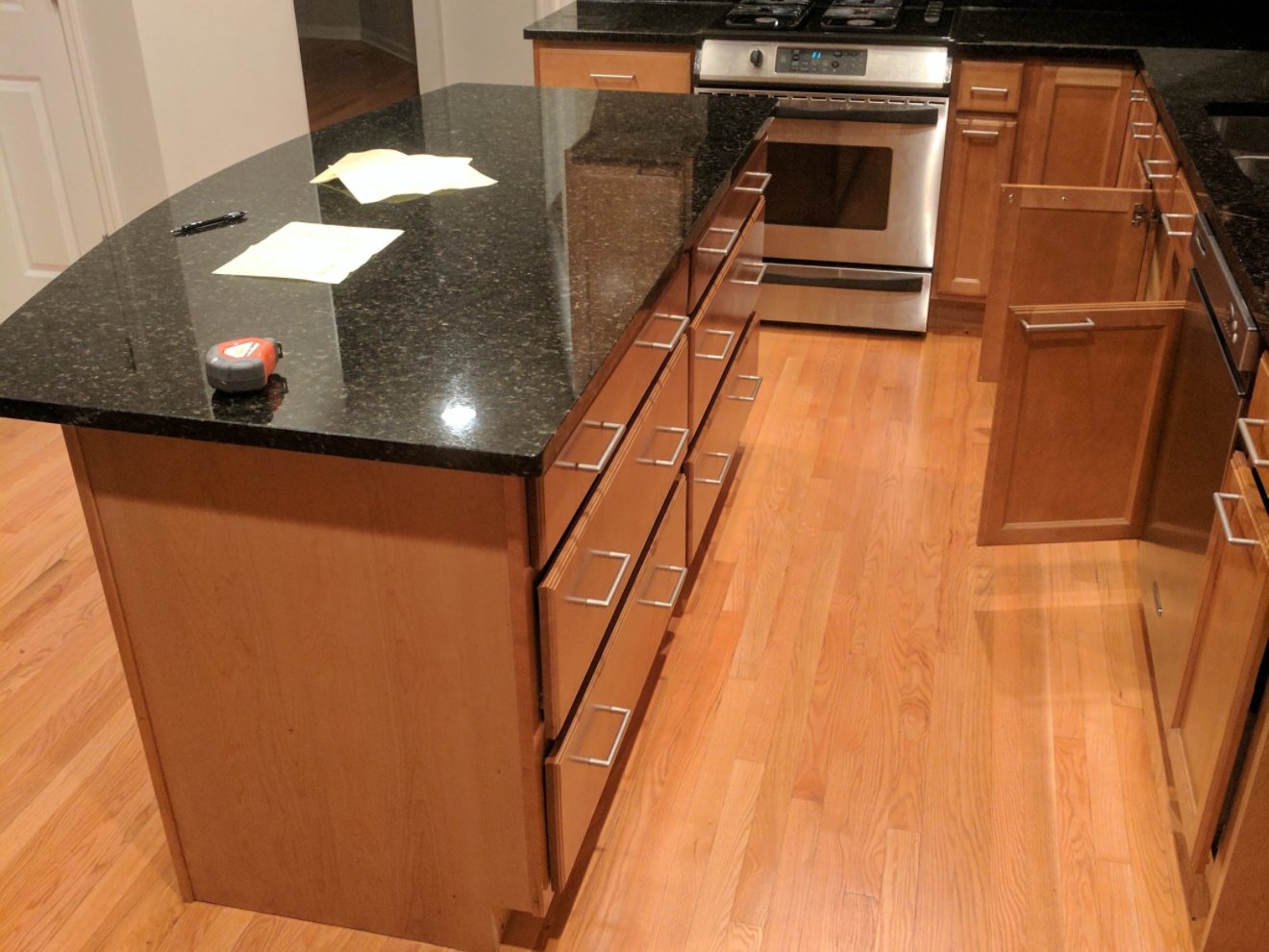 Cozinha antes da reforma — 625 Meadow Ct, Elk Grove Village
